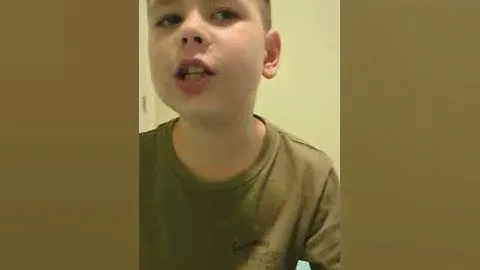открываем пакетик со страшным скелетом!