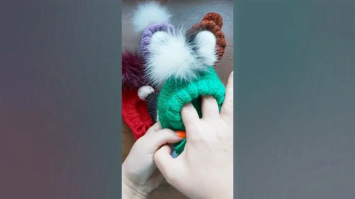 Продаю шапочки для маленьких собачек